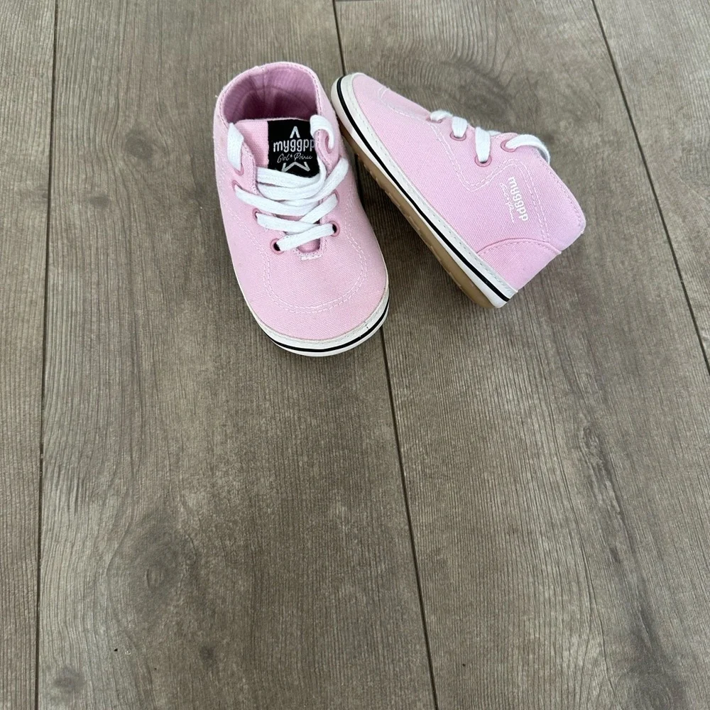 New Boutique Baby Girl Soft Crib First Steps Walking Canvas Shoes Sneakers Sz 5